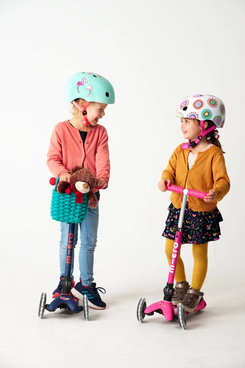 Micro - Mini Deluxe Foldable LED Scooter 7 Micro - Mini Deluxe Foldable LED Scooter - Image 5